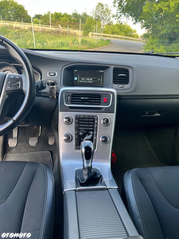 Volvo V60 D3 Momentum - 20