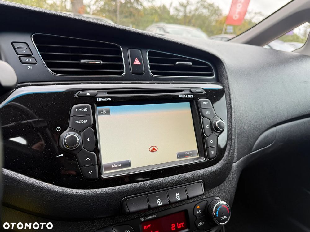 Kia Ceed 1.6 CRDi SCR L - 22