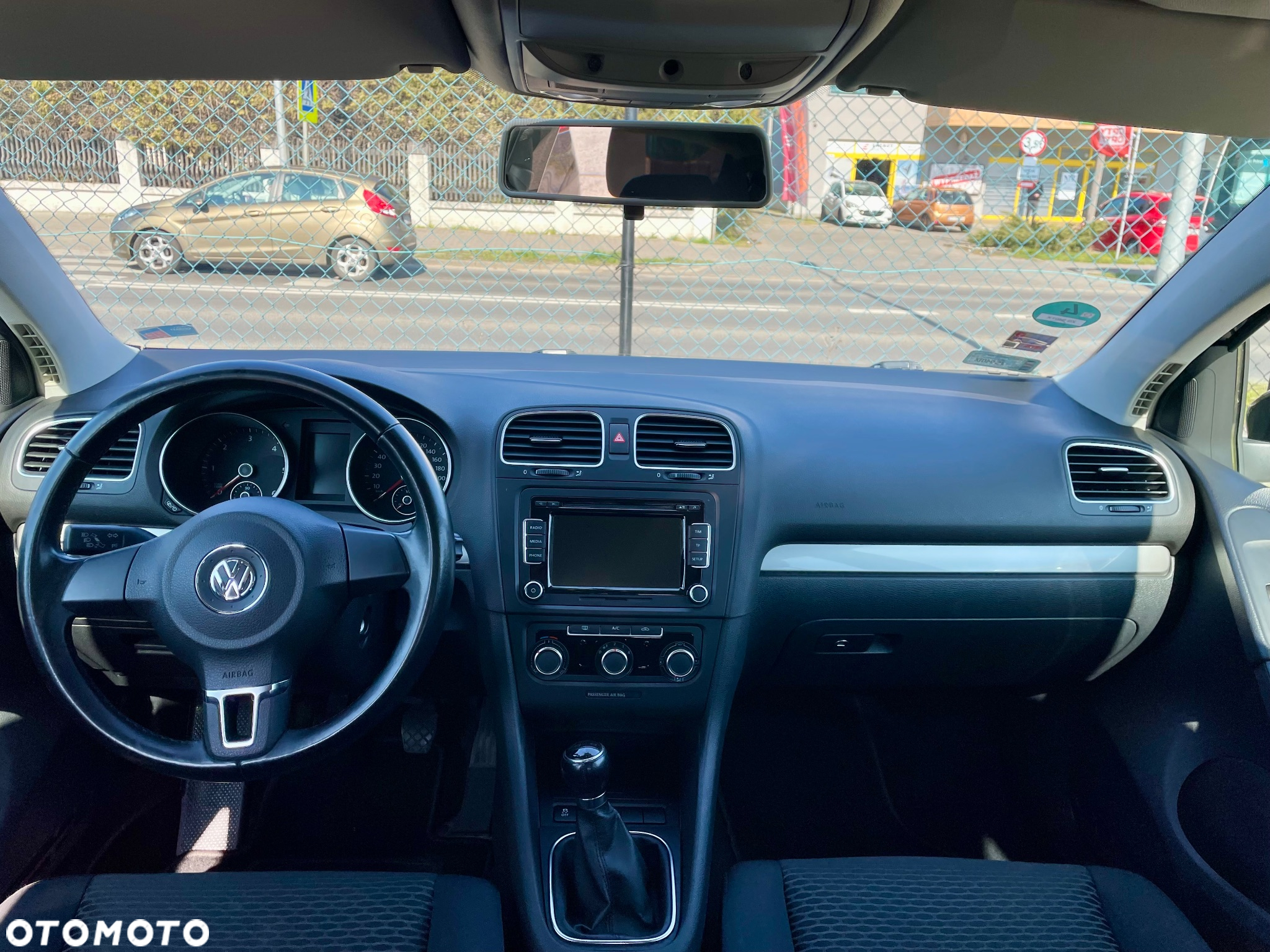 Volkswagen Golf - 28