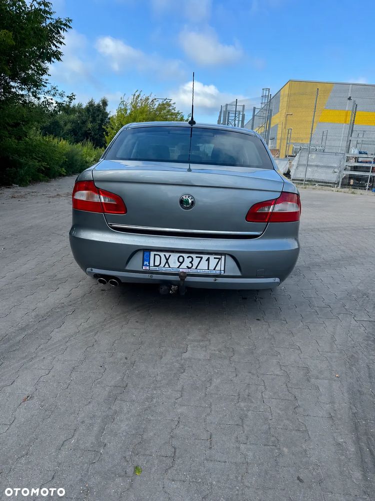Skoda Superb 2.0 TDI Comfort DSG - 6