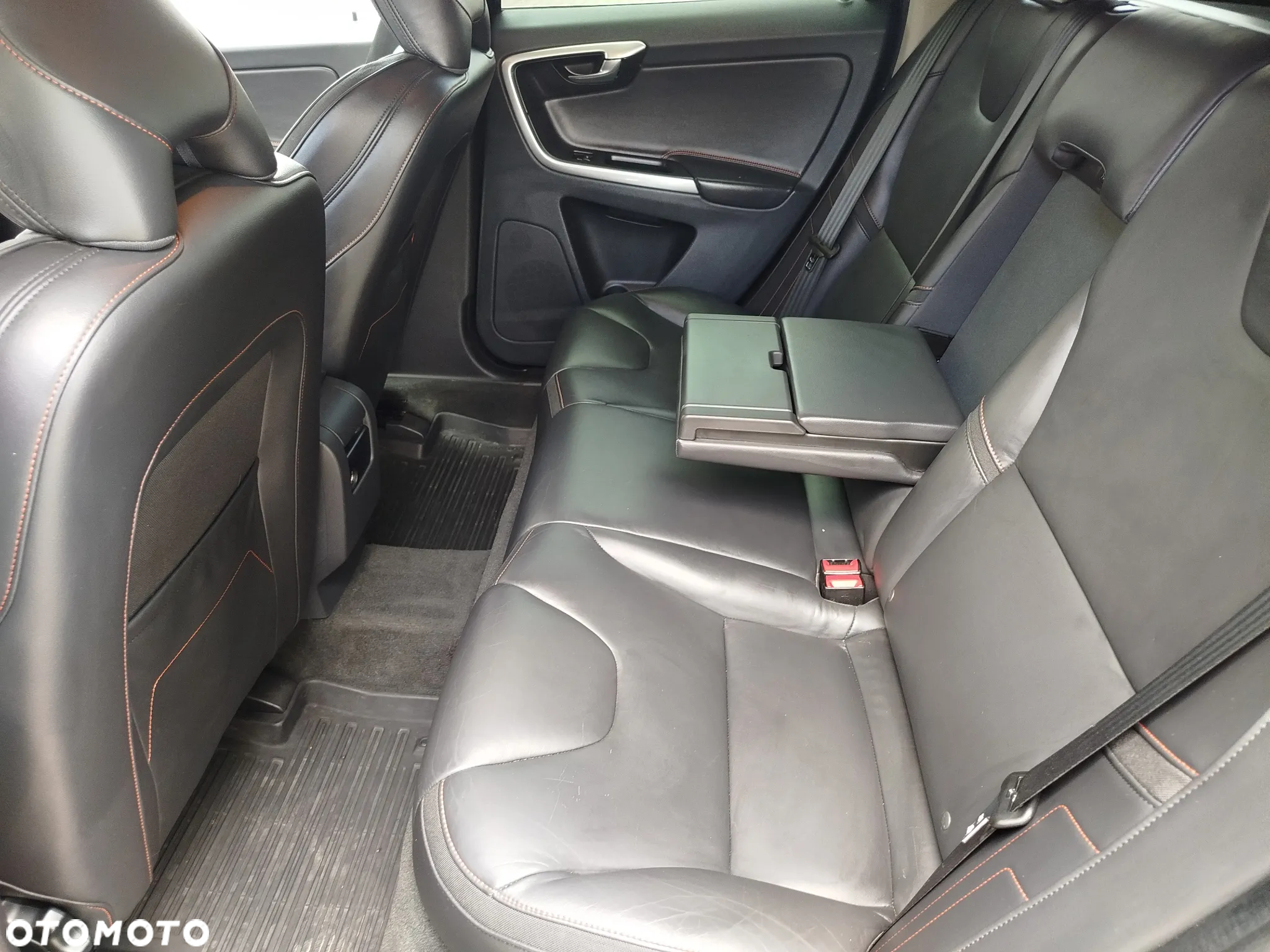 Volvo XC 60 D4 AWD Ocean Race - 10