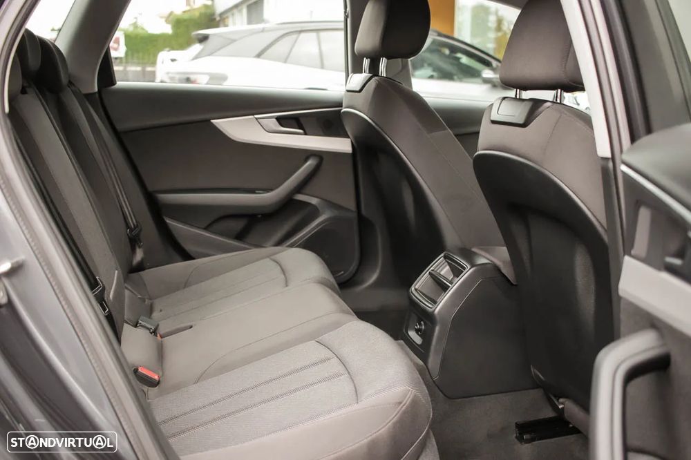 Audi A4 Avant 30 TDI S tronic - 7