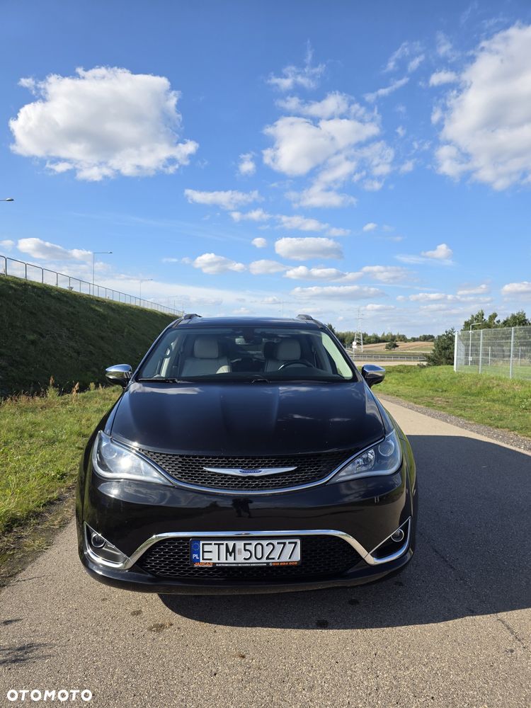Chrysler Pacifica - 2