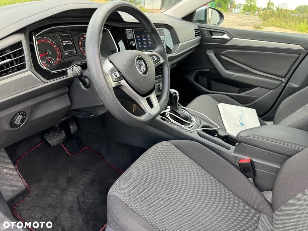 Volkswagen Jetta - 7