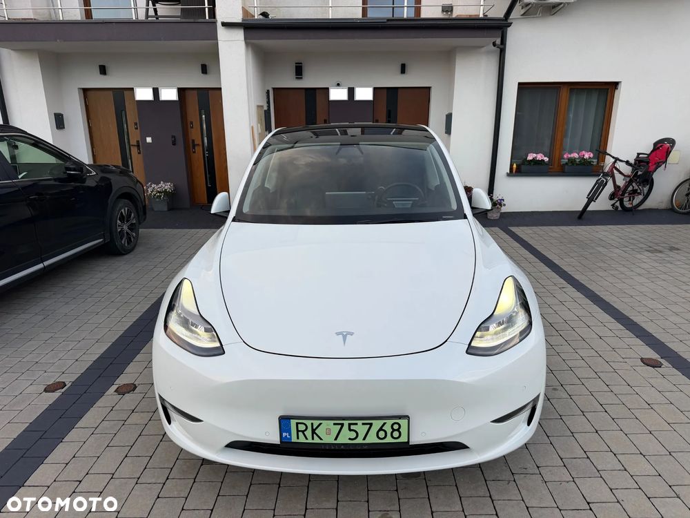 Tesla Model Y Long Range AWD - 2