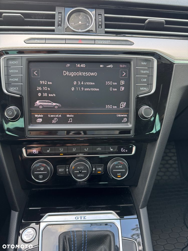 Volkswagen Passat - 28