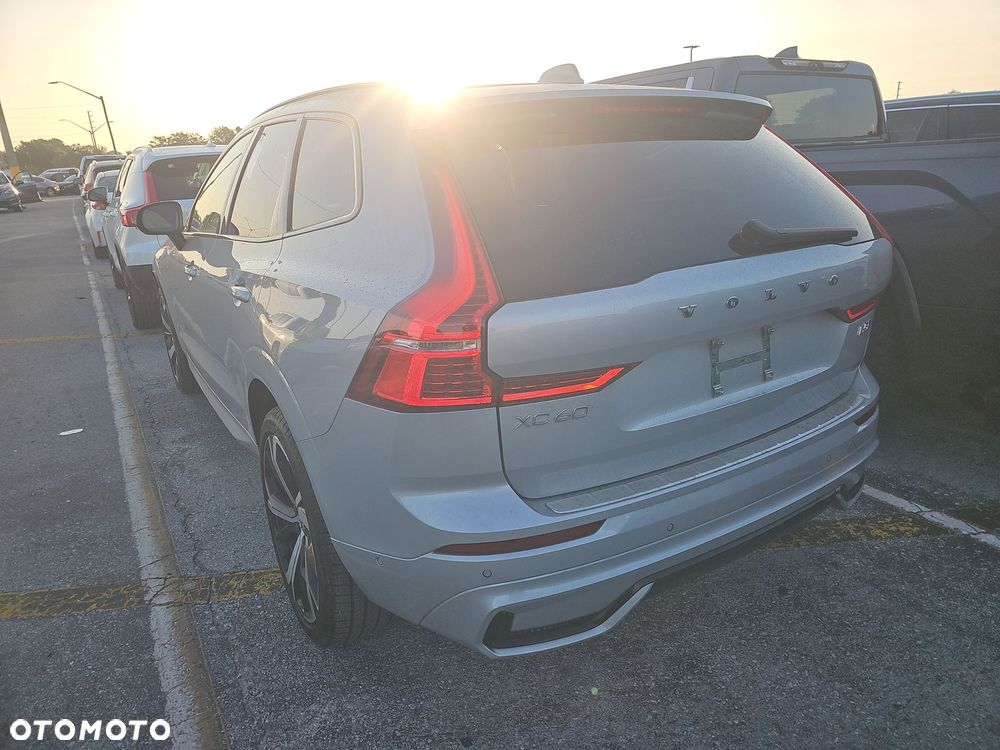 Volvo XC 60 B5 B AWD Ultimate Dark - 5