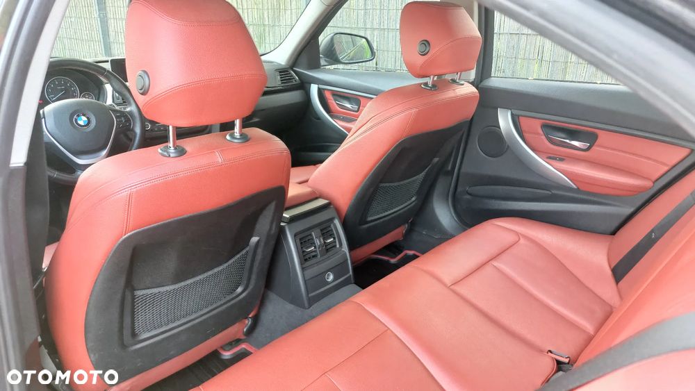 BMW Seria 3 328i Sport Line - 18