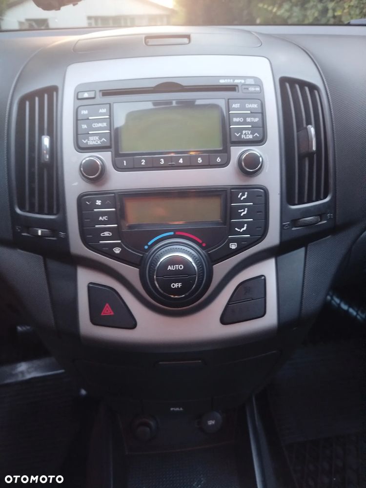 Hyundai i30 1.6 CRDi Base + - 7