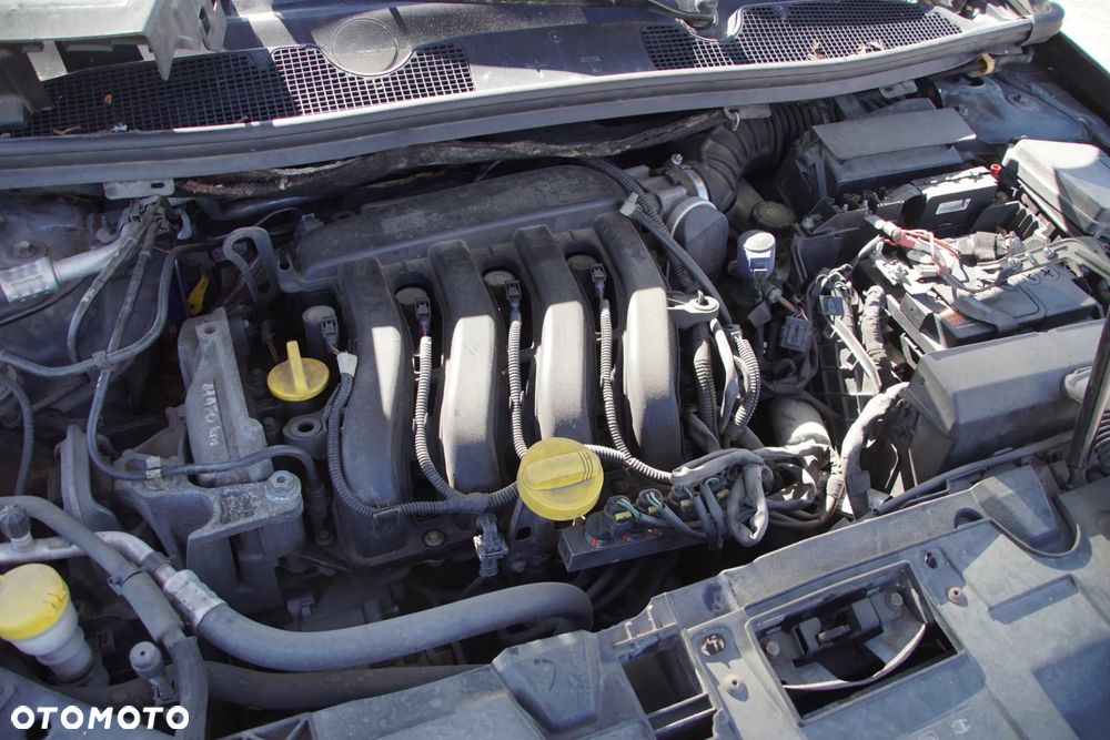 Auto na części - Renault Megane III 1.6 16V 110 KM K4M858 TL4030 TEB66 2011R Silnik Skrzynia Drzwi Błotnik Klapa Zderzak Lampa Lusterko Klamka Szyba Deska Kokpit Sterownik Moduł Czujnik Licznik Wyświetlacz Panel Kierownica - 16