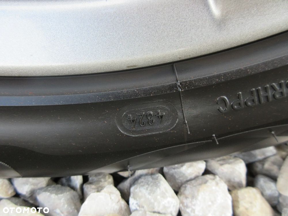 Toyota Avensis 2.0 D-4D Executive - 26