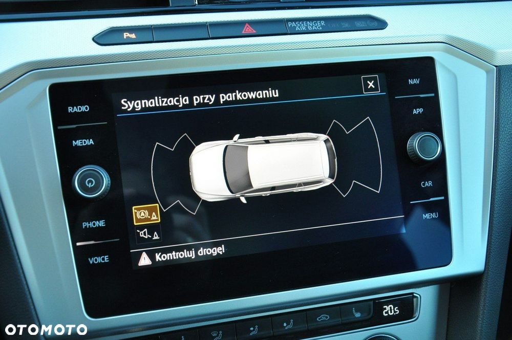 Volkswagen Passat - 17