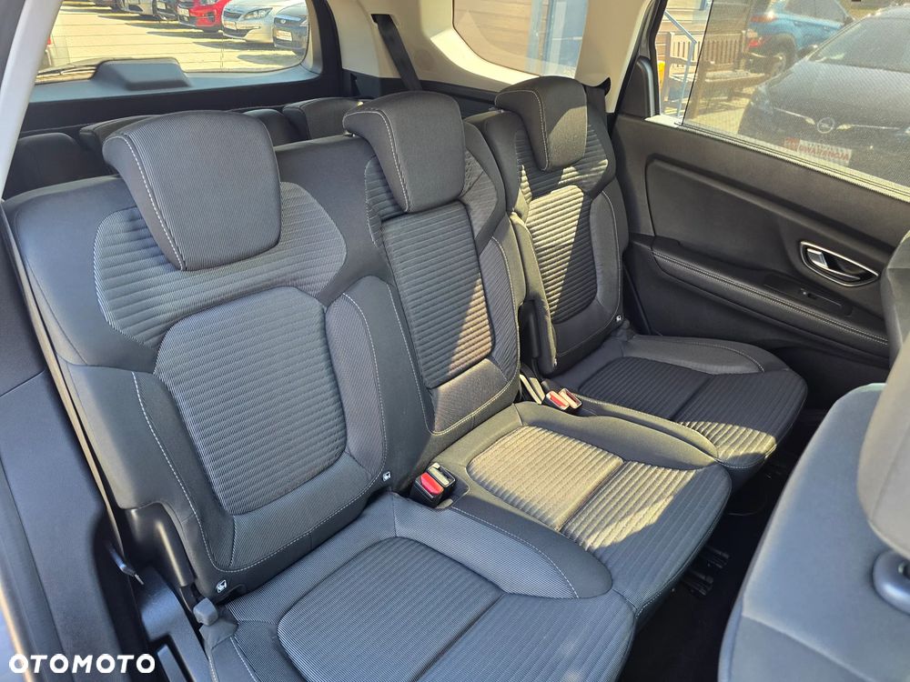 Renault Grand Scenic - 16
