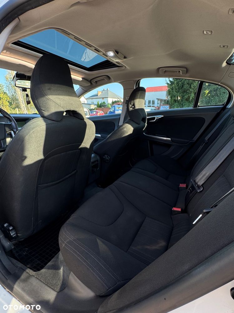 Volvo S60 D2 - 14
