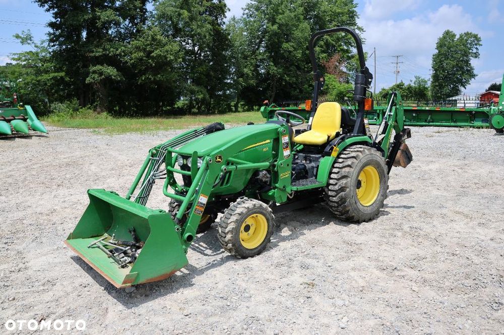 John Deere 2520 - 8