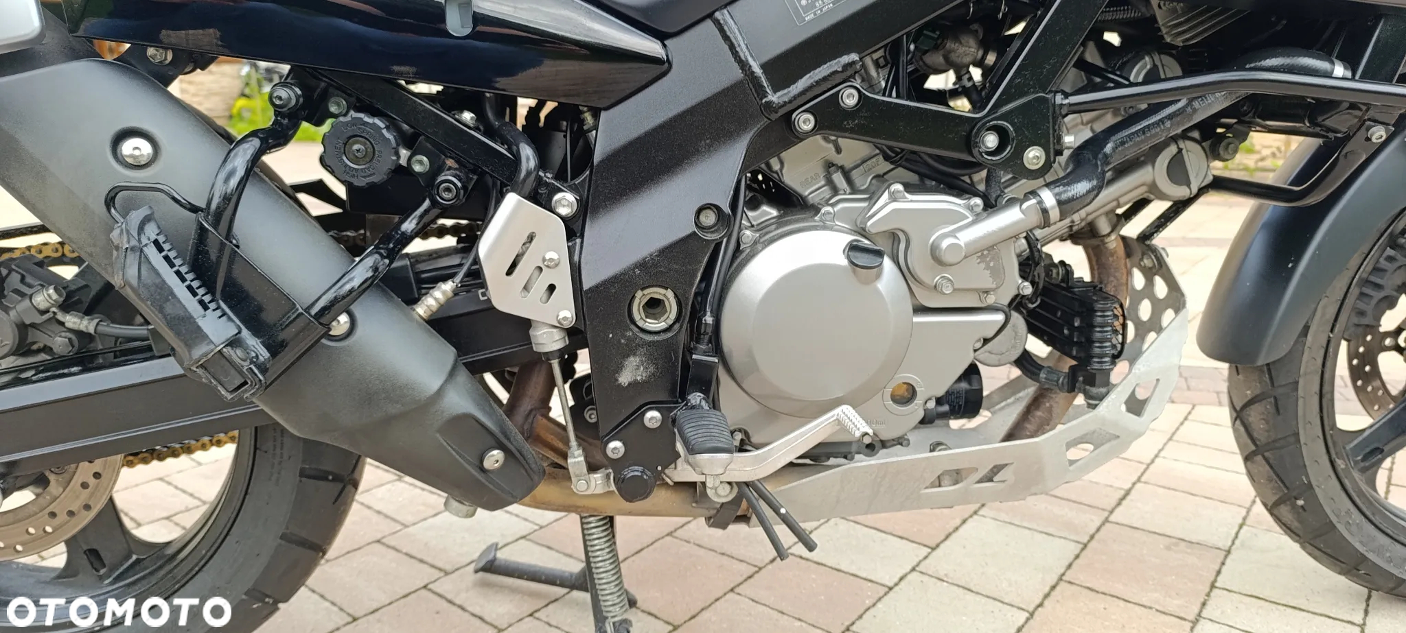 Suzuki V-STROM - 25