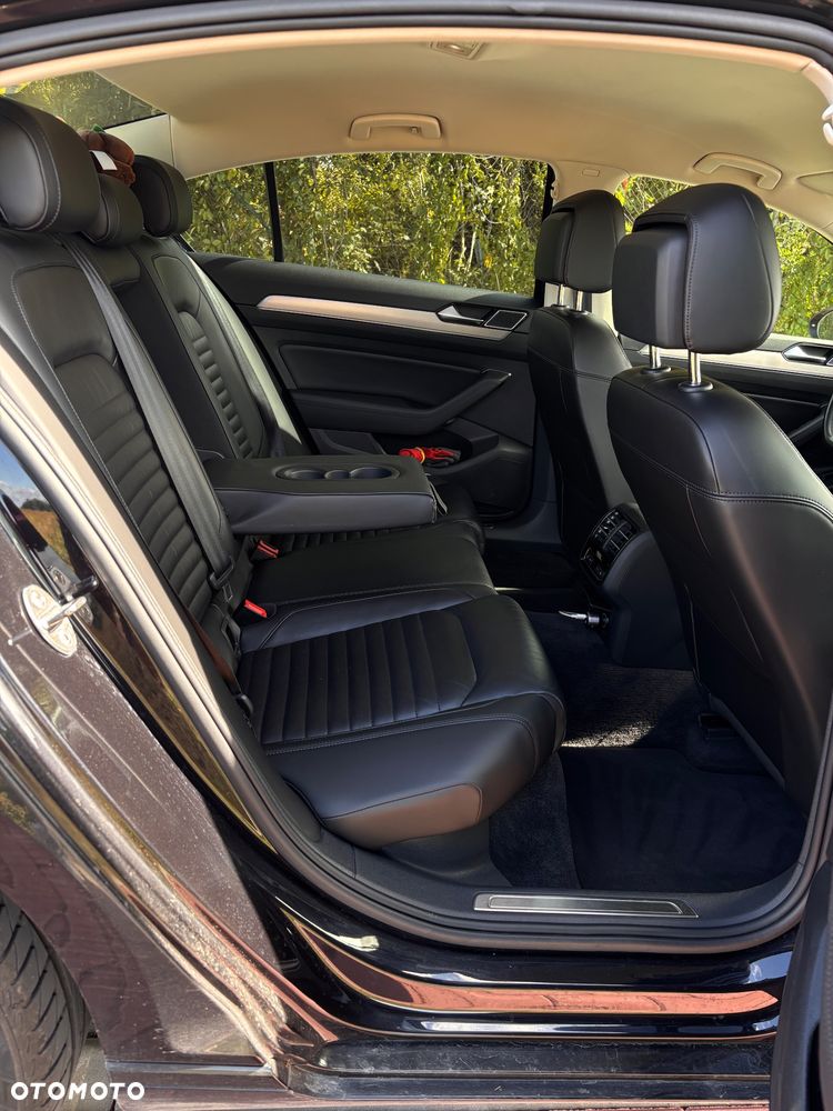 Volkswagen Passat 2.0 TDI Bi-Turbo BMT 4Mot Highline DSG - 12