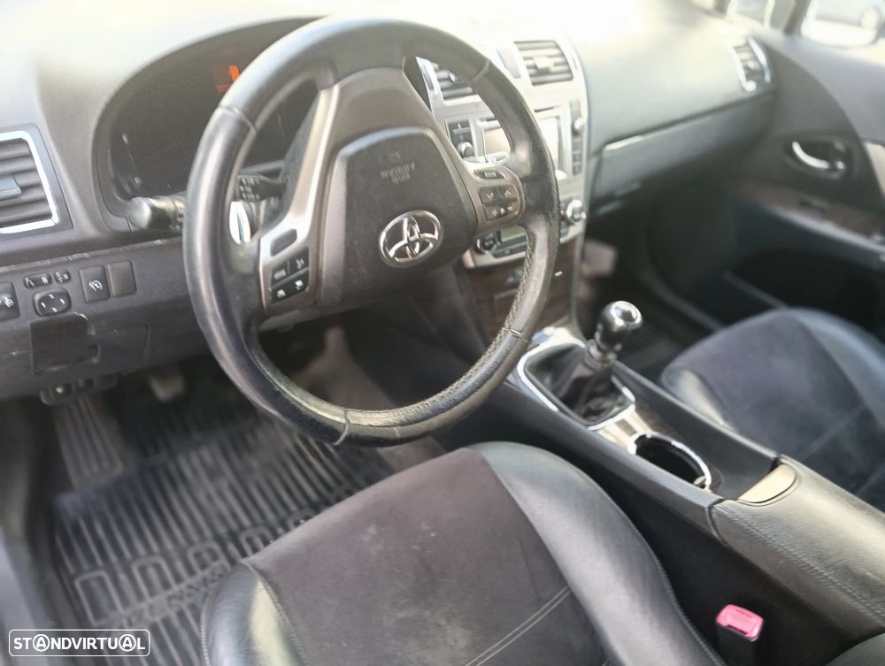 Toyota Avensis SW 2.0 D-4D Exclusive - 16