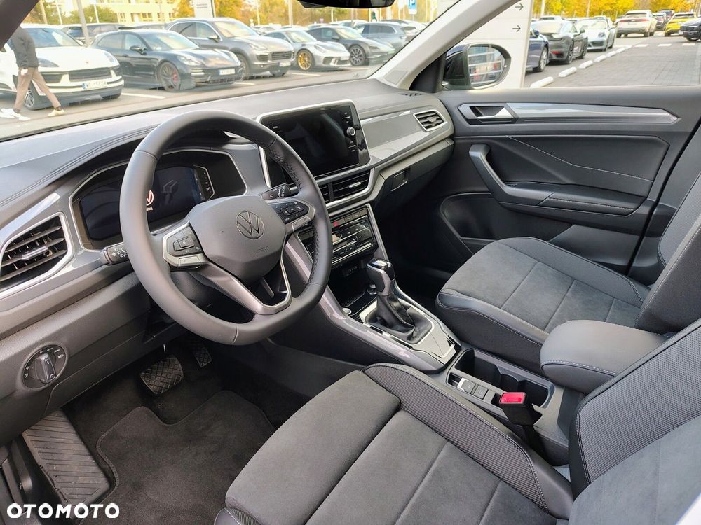 Volkswagen T-Roc - 11