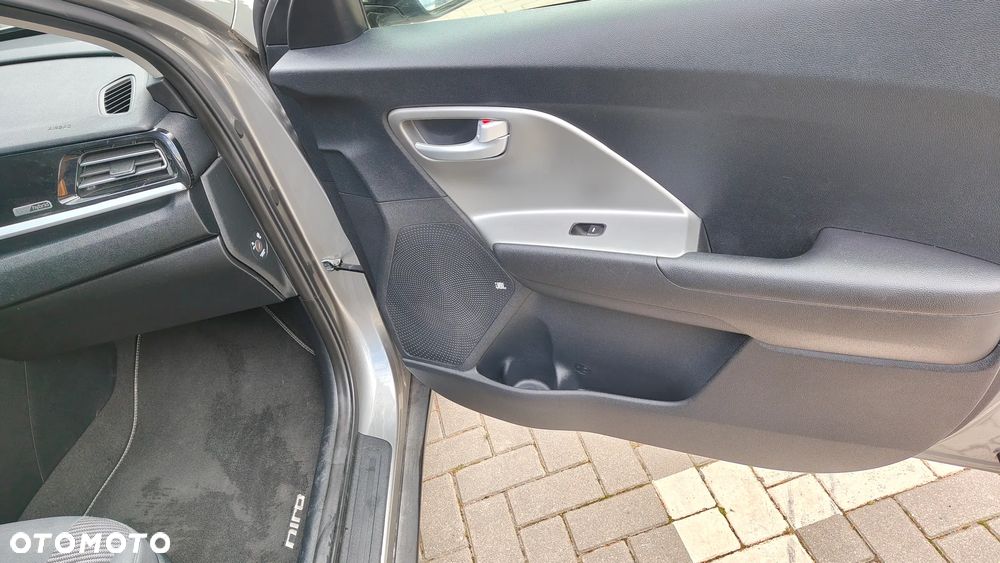 Kia Niro 1.6 GDI Hybrid L - 14