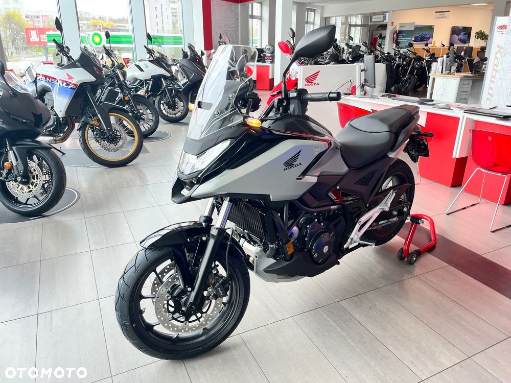 Honda NC - 18