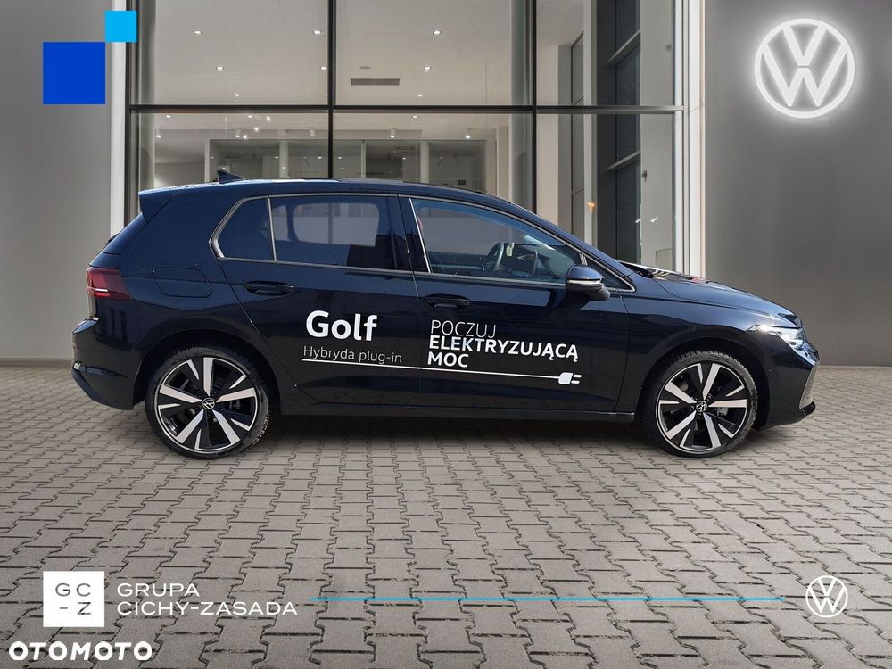 Volkswagen Golf - 6