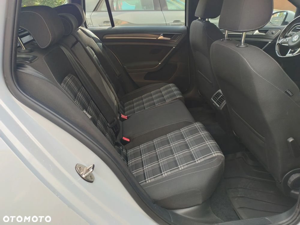 Volkswagen Golf 2.0 TDI BMT GTD DSG - 24