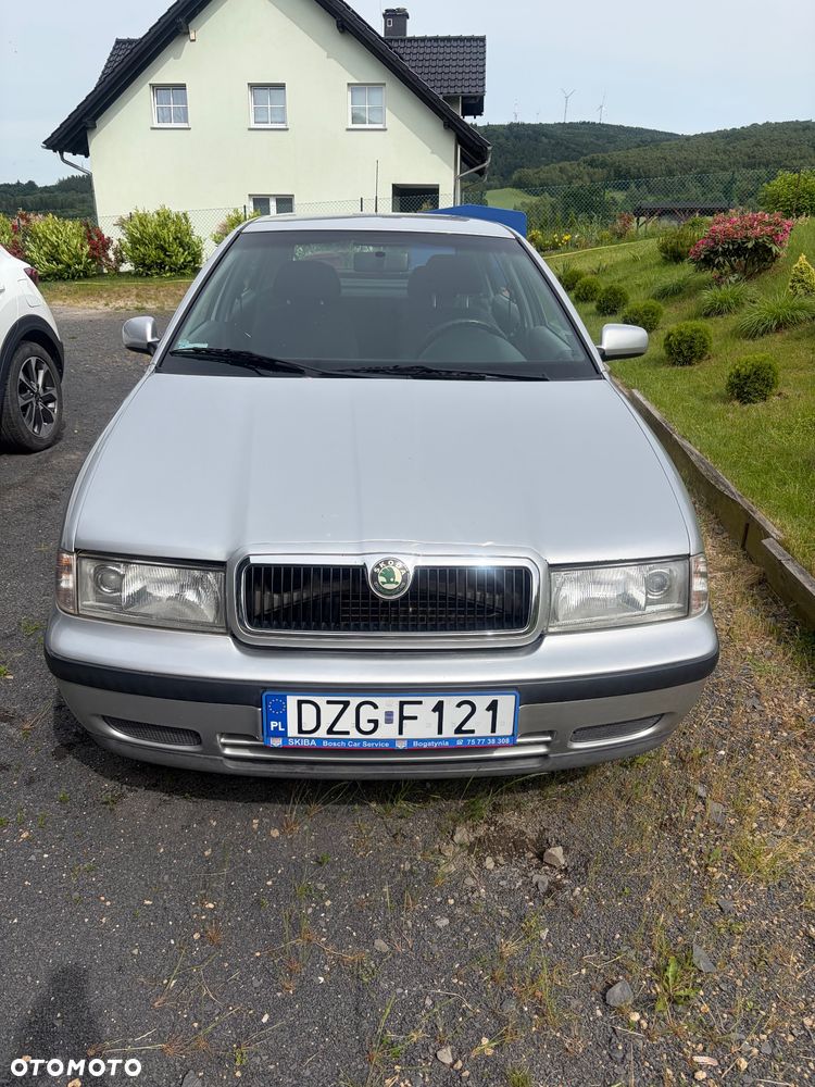 Skoda Octavia 1.6 GLX - 8