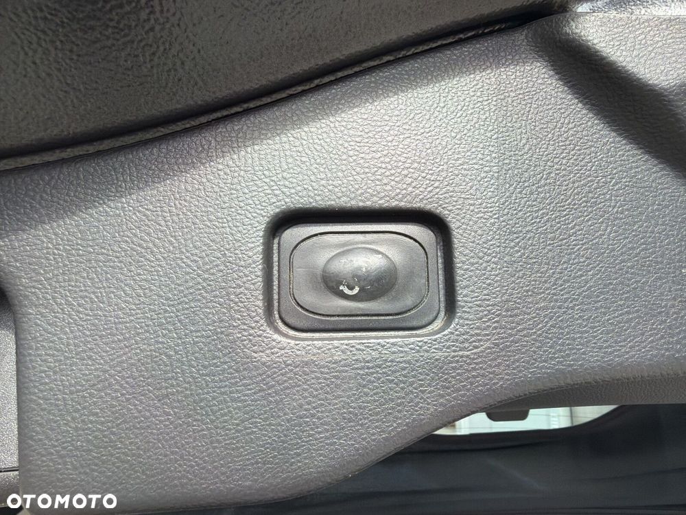 Ford Mondeo - 38