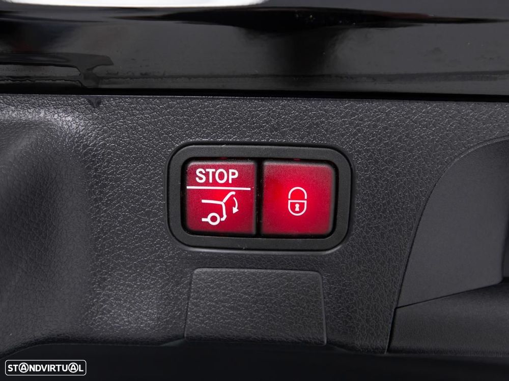 Mercedes-Benz CLA 250 e 8G-DCT - 14