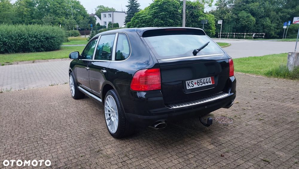Porsche Cayenne - 21
