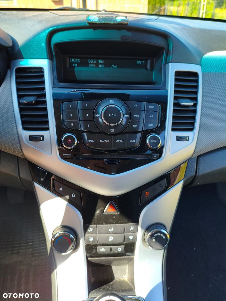 Chevrolet Cruze 1.6 - 10