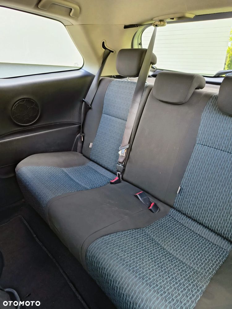 Toyota Yaris - 12