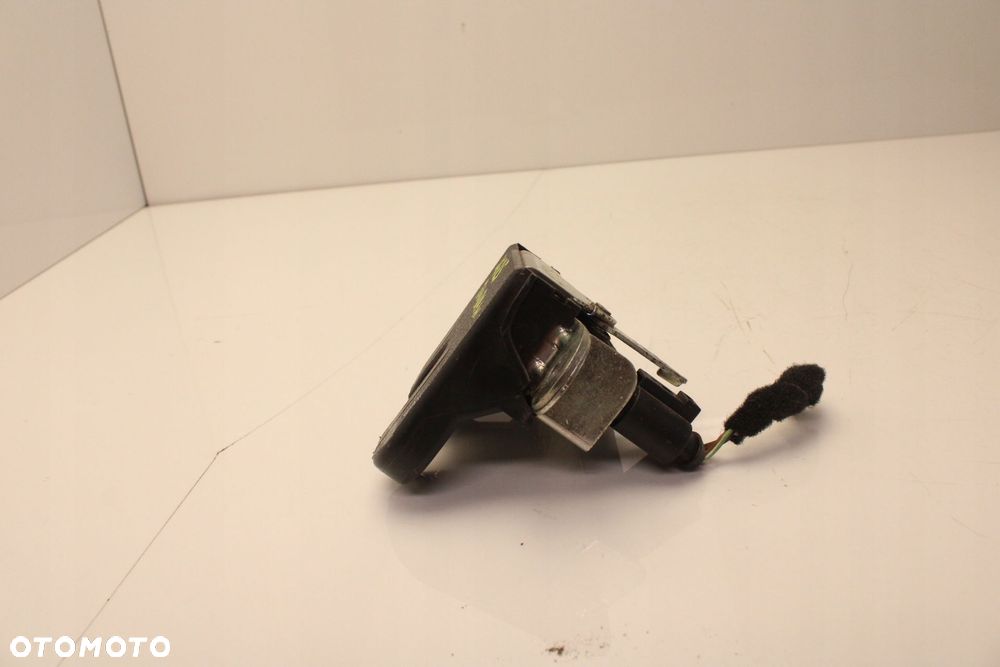 VW TOURAN I 03R- ZAMEK KLAPY BAGAŻNIKA TYŁ TYLNY - 5