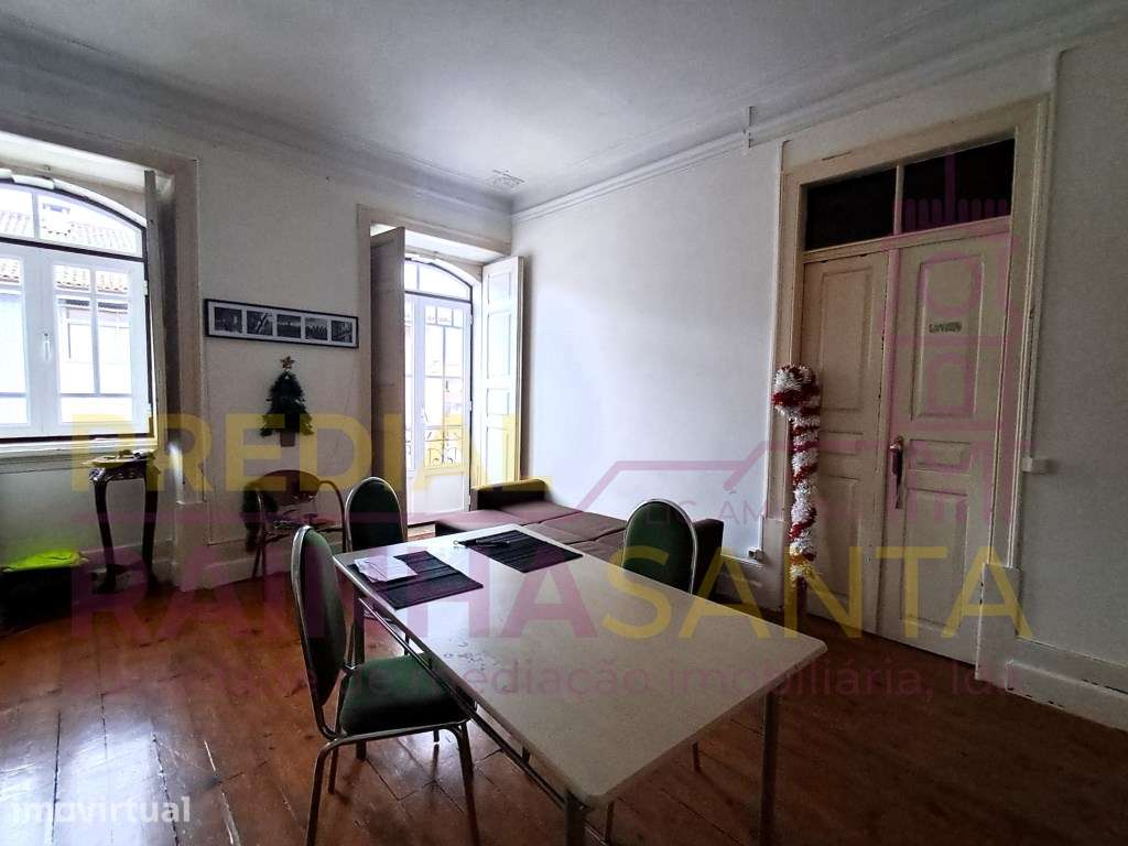 Apartamento T4 com anexo, quintal e sótão - Santa Clara (Coimbra) - Grande imagem: 2/34