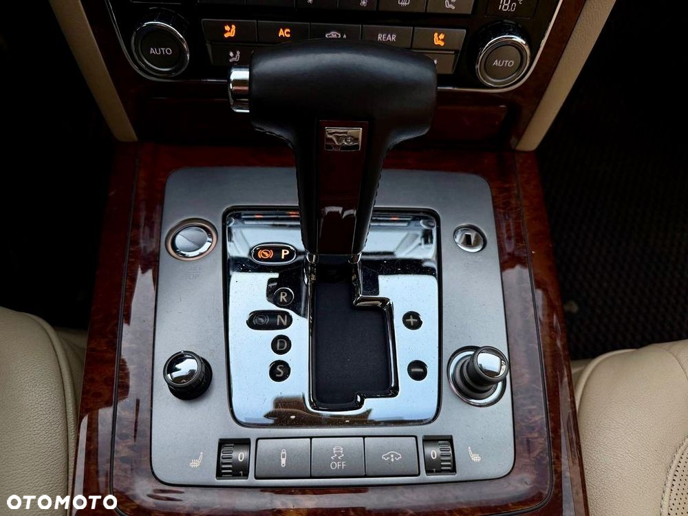 Volkswagen Phaeton 3.0 V6 TDI DPF 4Mot (5os) - 26