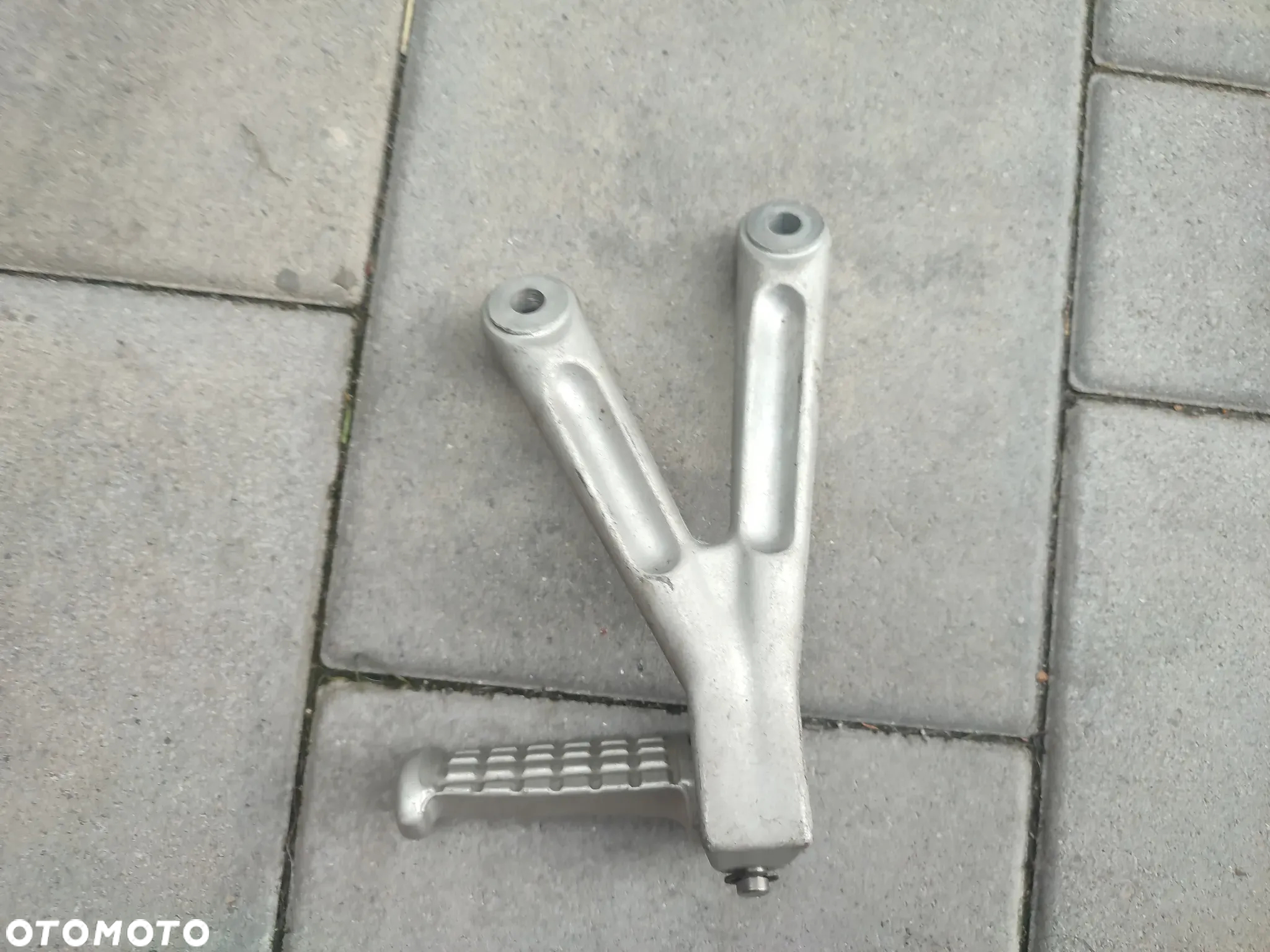 Set lewy tył, podnóżek pasażera Triumph Speed Triple 955 - 7