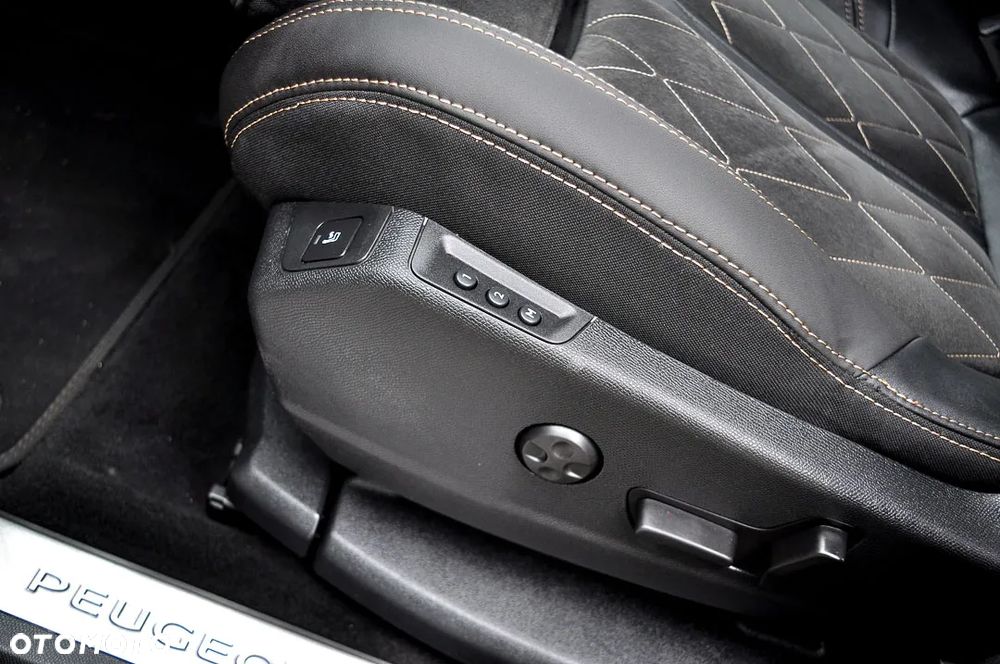 Peugeot 5008 BlueHDI 180 EAT8 GT Pack - 25