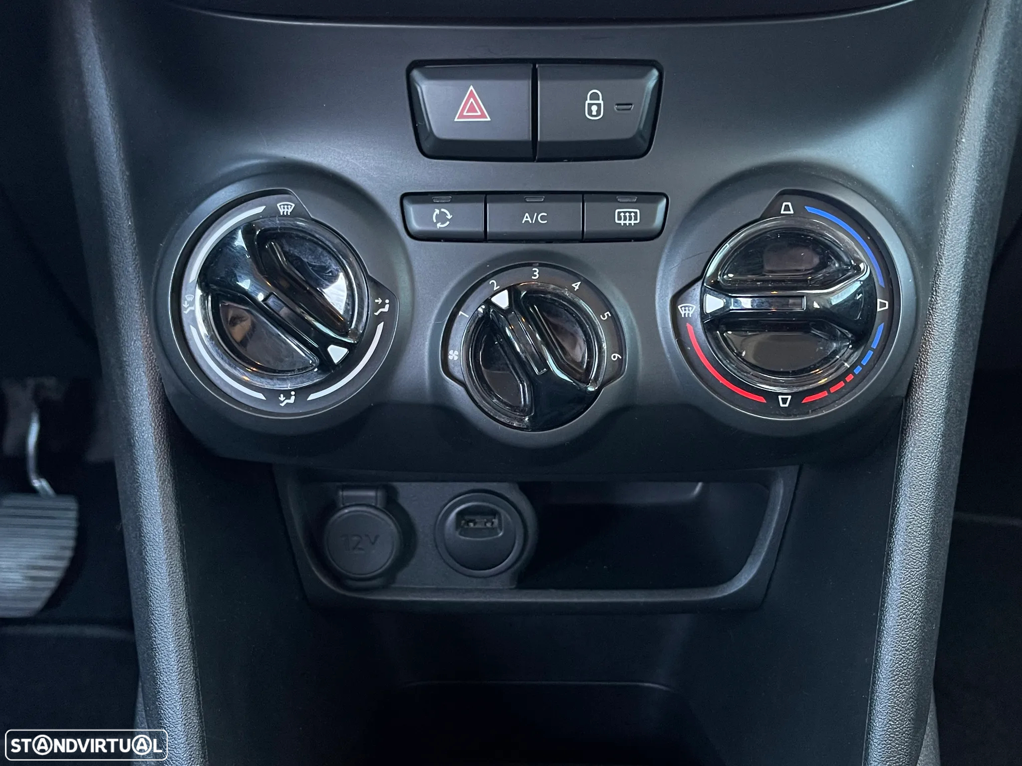 Peugeot 208 1.2 PureTech Signature - 12