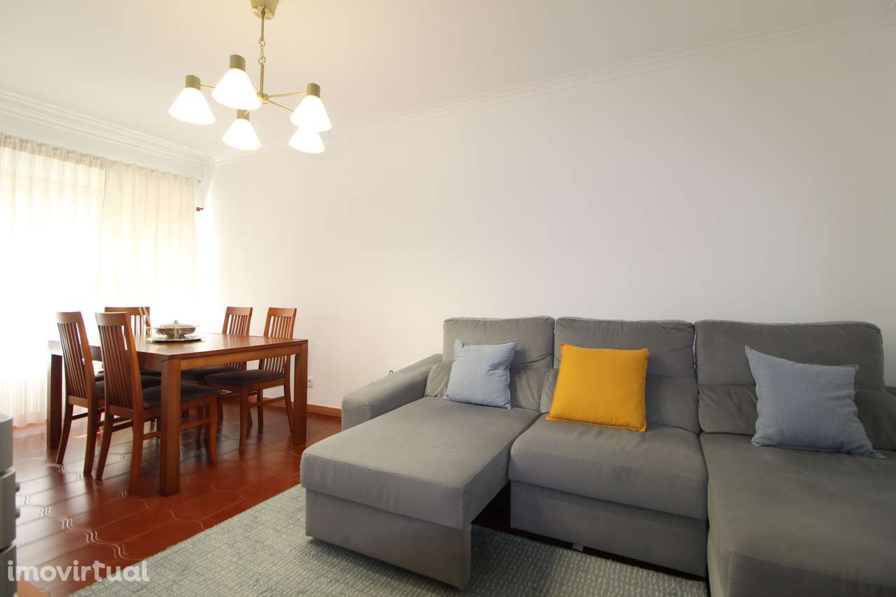 Vende-se T2 em Massamá - Grande imagem: 2/18