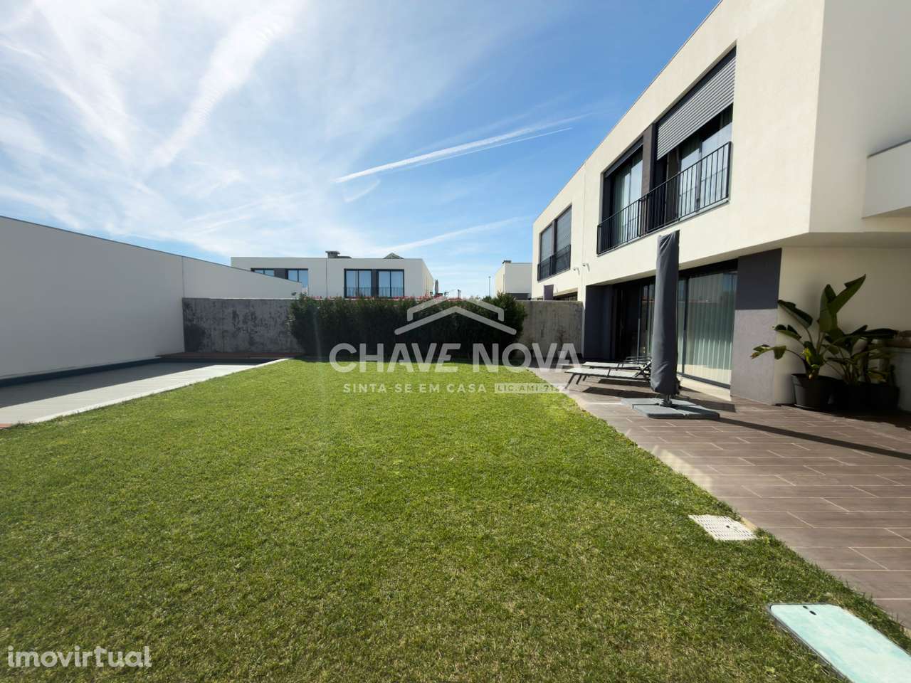 Moradia em Banda V5 Como Nova c/ Piscina em Valadares (Praias) - Grande imagem: 2/26