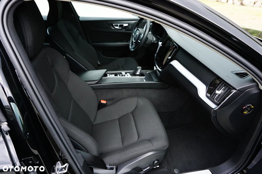 Volvo V60 B4 D Momentum Pro - 24