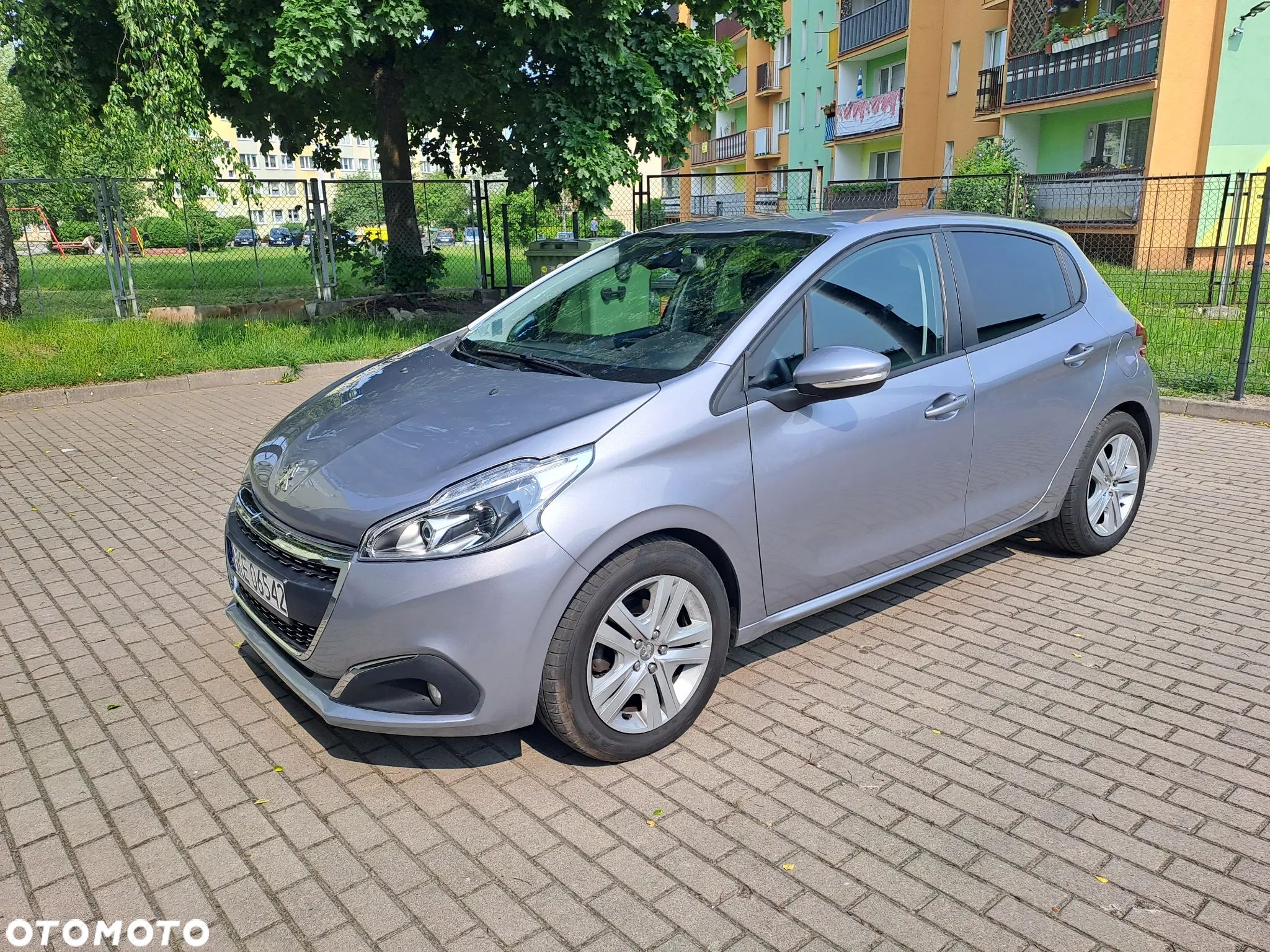 Peugeot 208 - 1