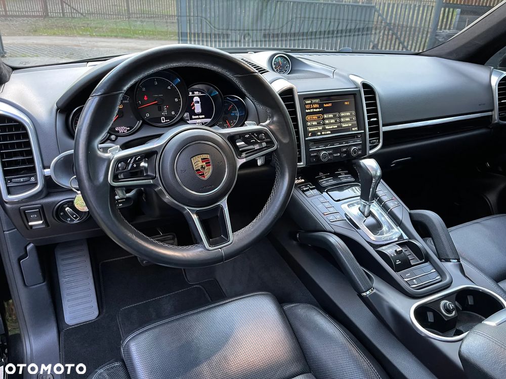 Porsche Cayenne Platinum Edition - 25