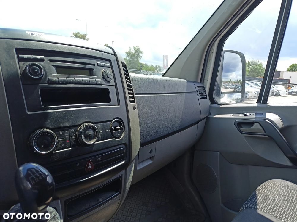 Mercedes-Benz Sprinter - 13