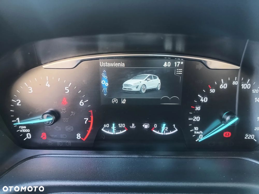 Ford Fiesta 1.0 EcoBoost Hybrid S&S TITANIUM X - 26