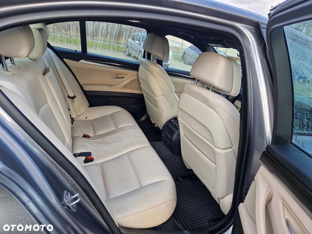 BMW Seria 5 550i - 6