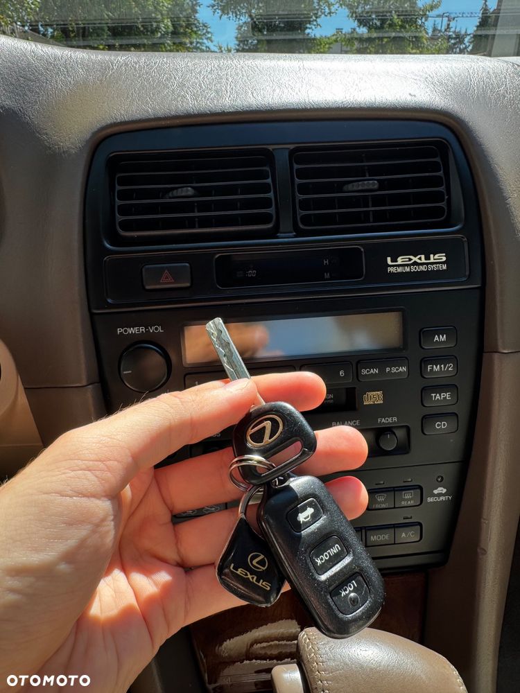 Lexus ES - 24