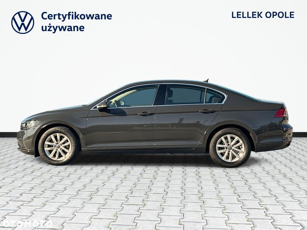 Volkswagen Passat - 9
