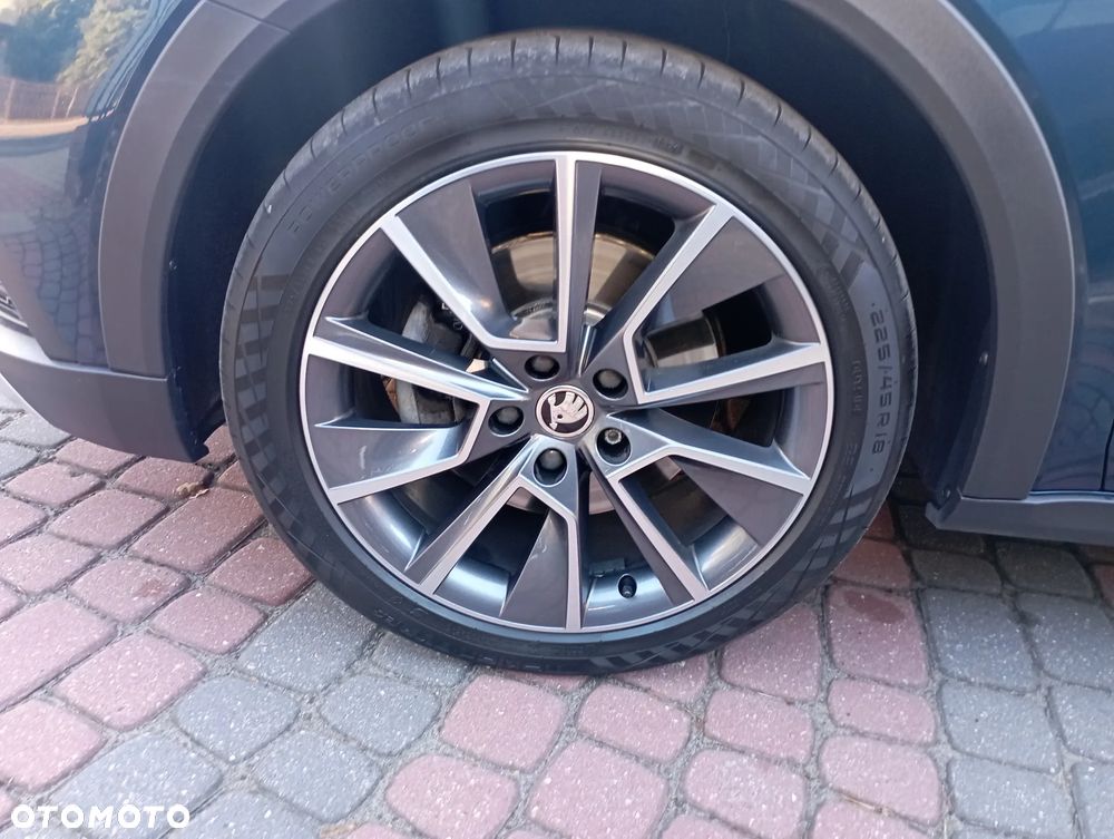 Skoda Octavia 2.0 TDI 4x4 Scout DSG - 38